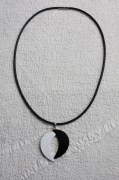 Collier together L schwarzweiß 1
